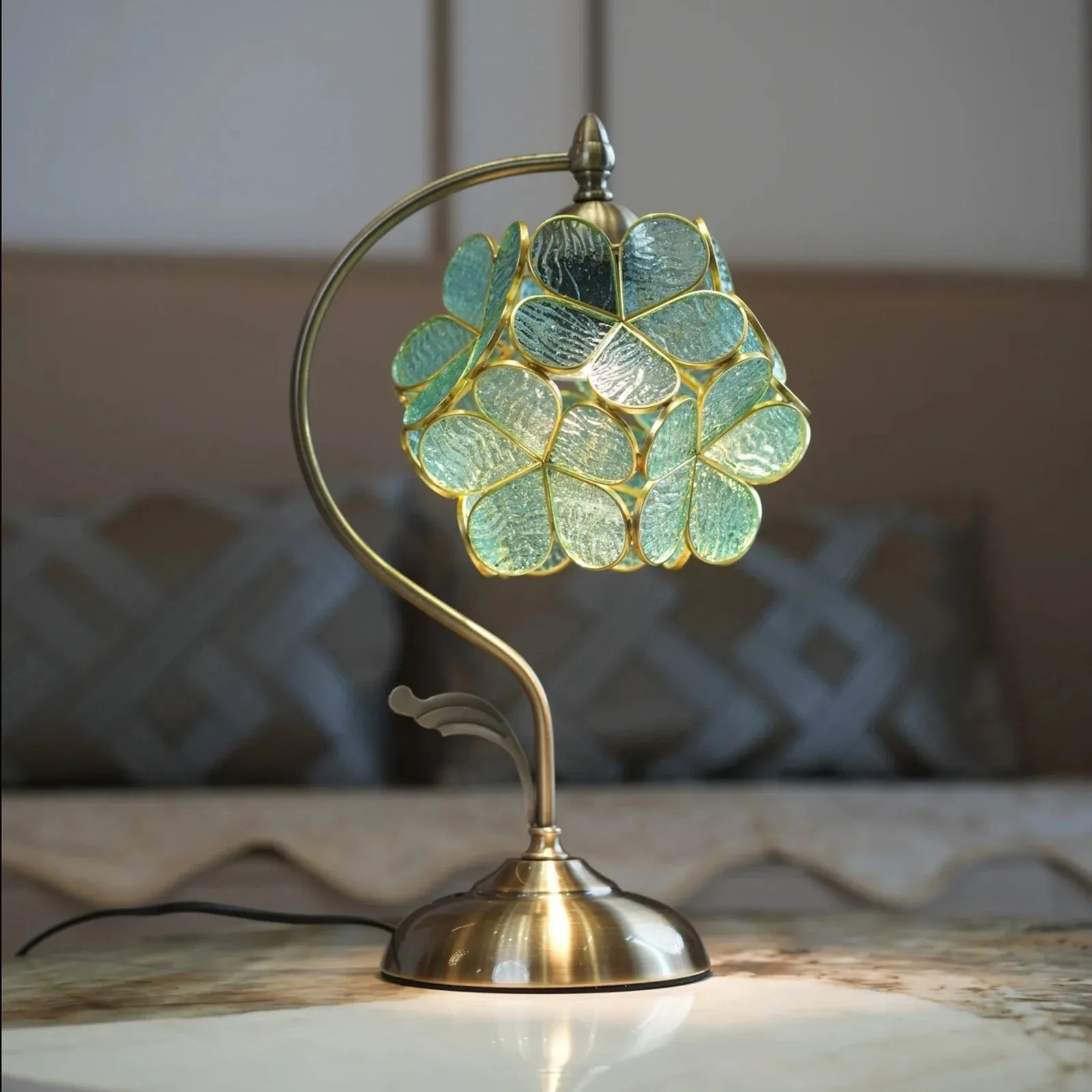 Petal Eye-Care Glass Table Lamp KL233