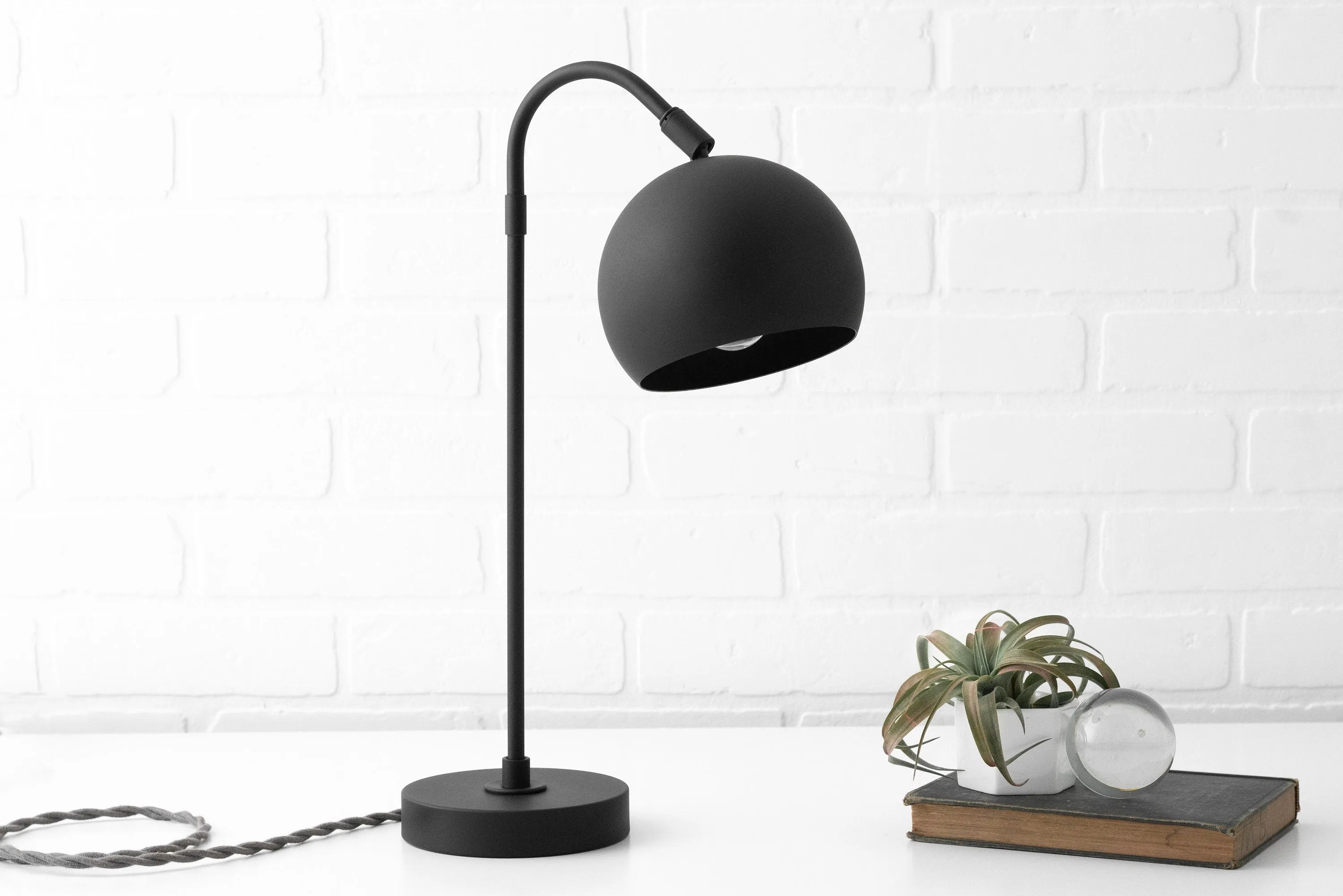 Ornato Luxe Modern Accent Table Lamp - Stylish Home Light KL1405