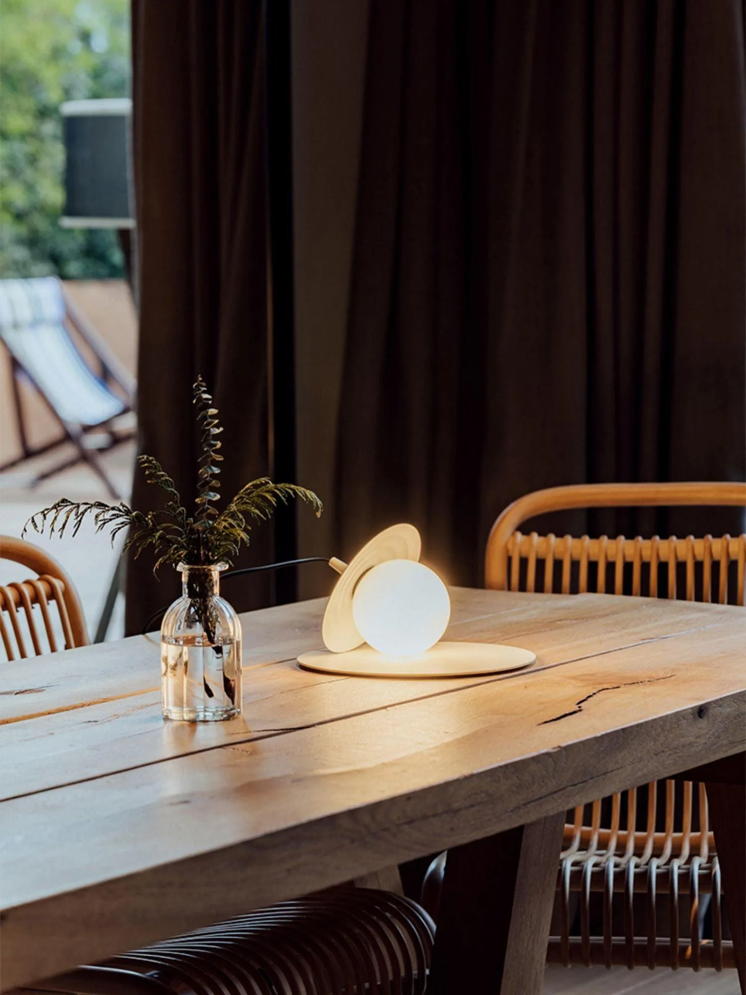 Modern Classic Record Table Lamp KL844