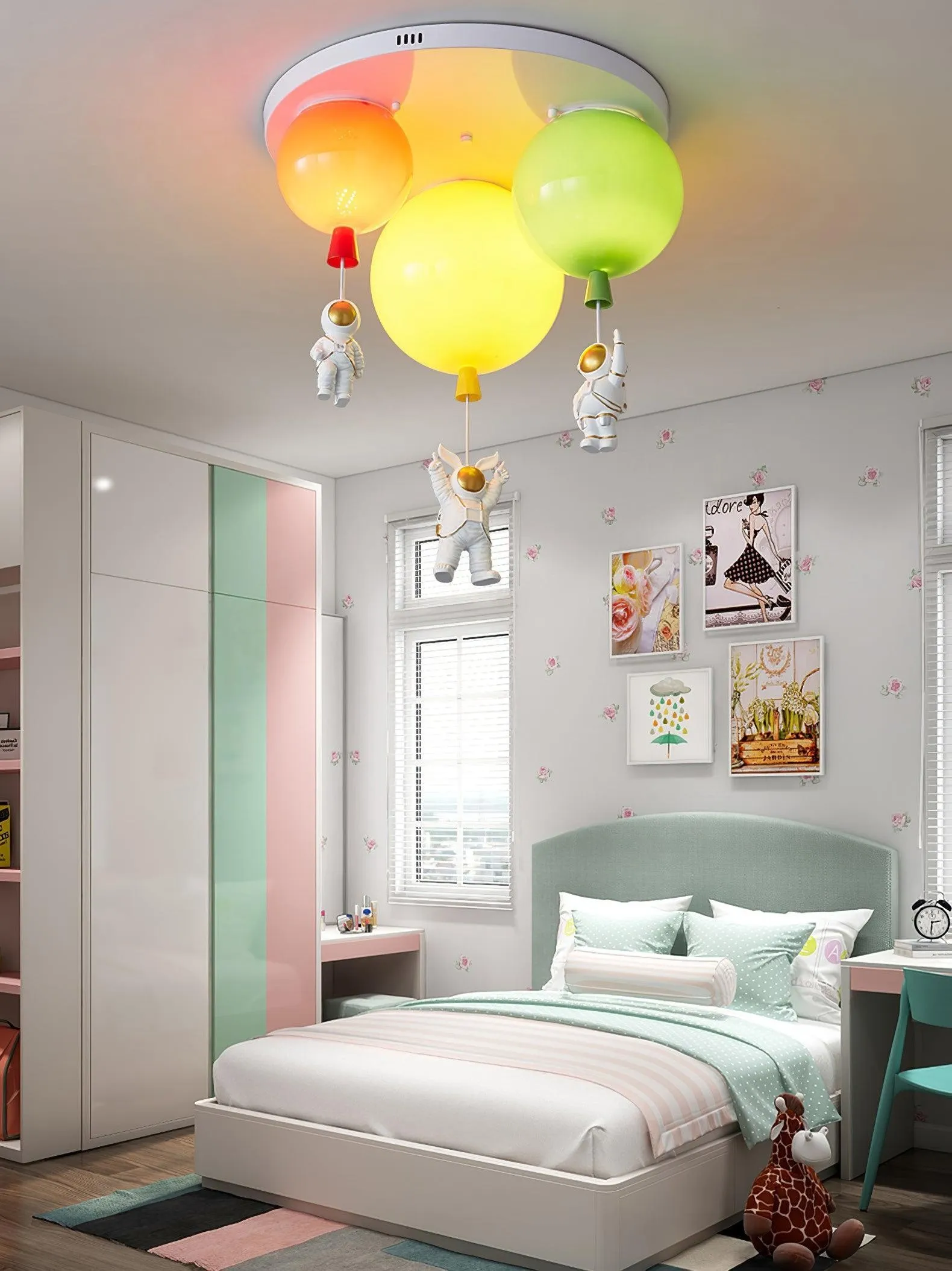 Astronaut Glossy Balloon Ceiling Lamp KL231