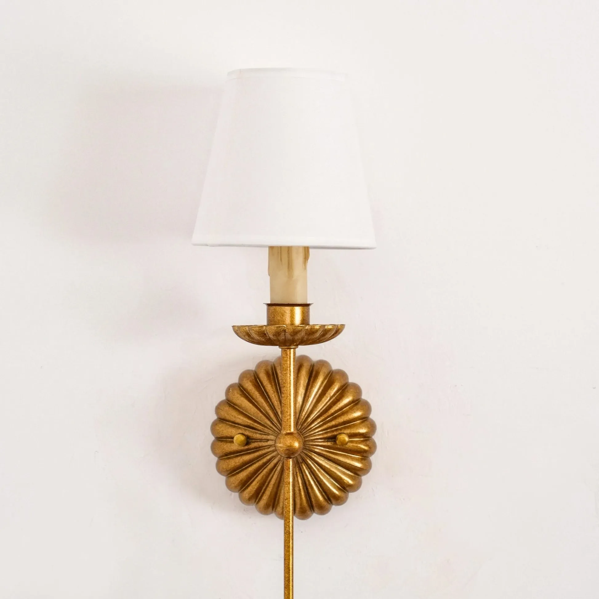 Catina Fabric Shade Wall Sconce – Classic Metal Wall Lighting for Entryway or Lounge KL1148