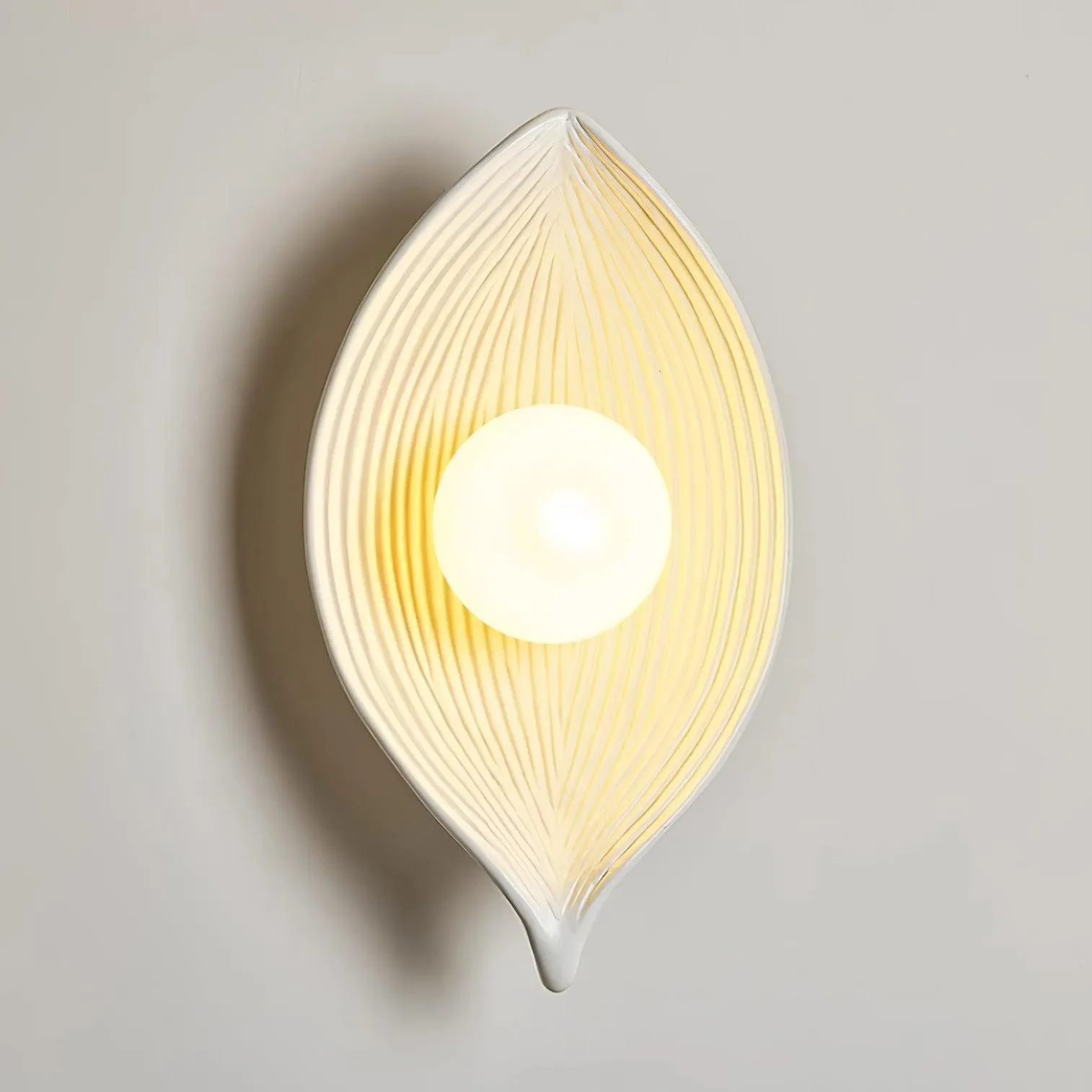 Contemporary Nordic Leaf Resin Wall Light KL445
