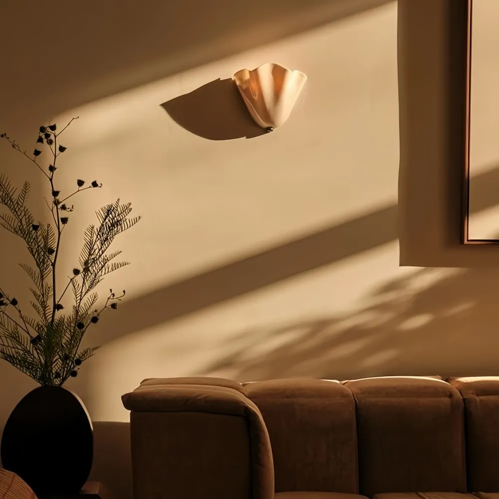 Vera Glass Wall Lamp - Vintage Accent Sconce for Bedroom and Living Space KL881