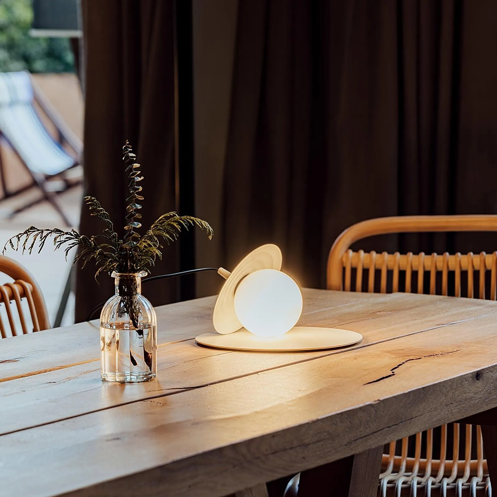 Modern Classic Record Table Lamp KL844